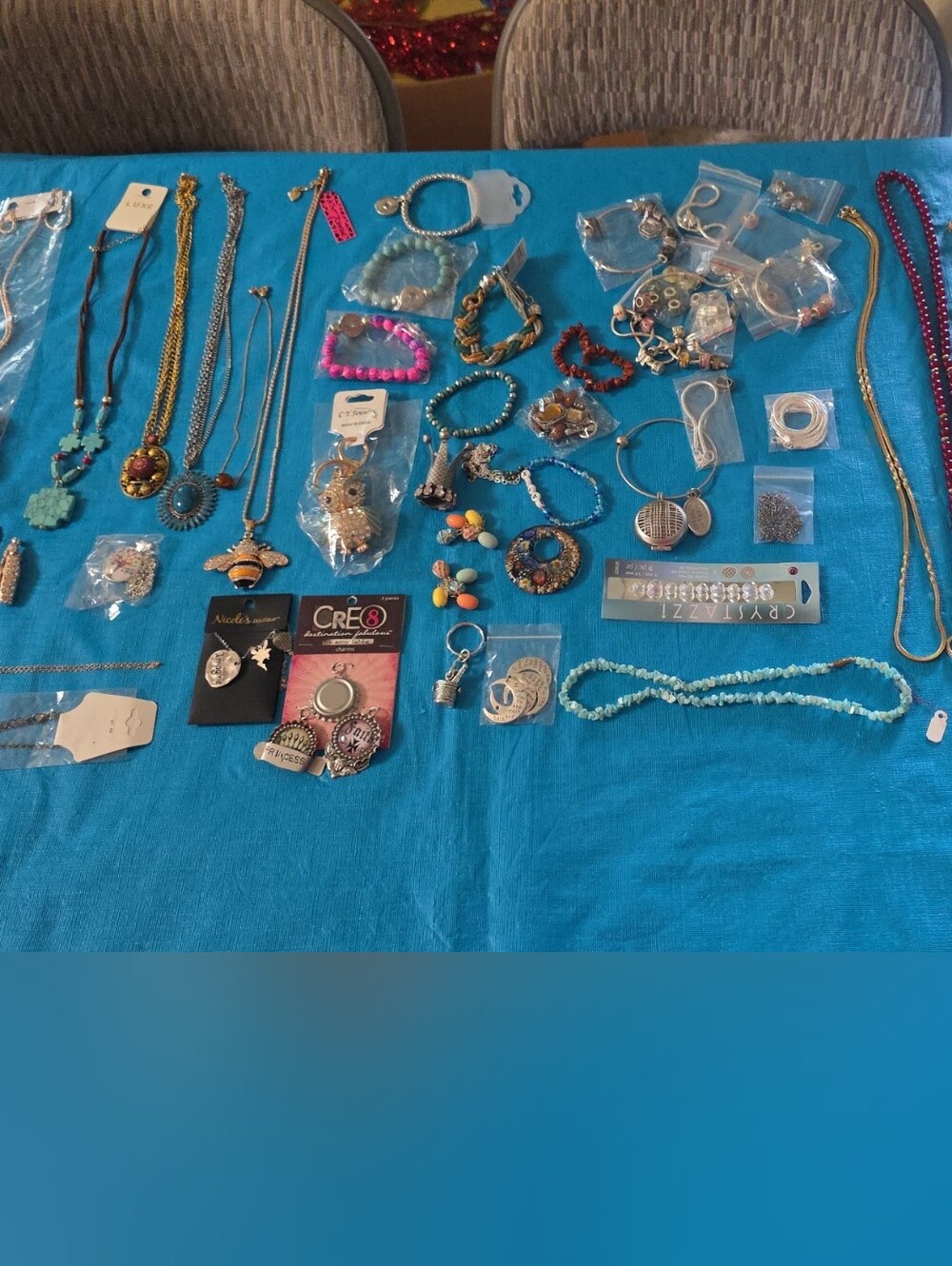 Mixed Women’s Hair Accessories and Jewelry Set - Turquoise and Pink Accents
